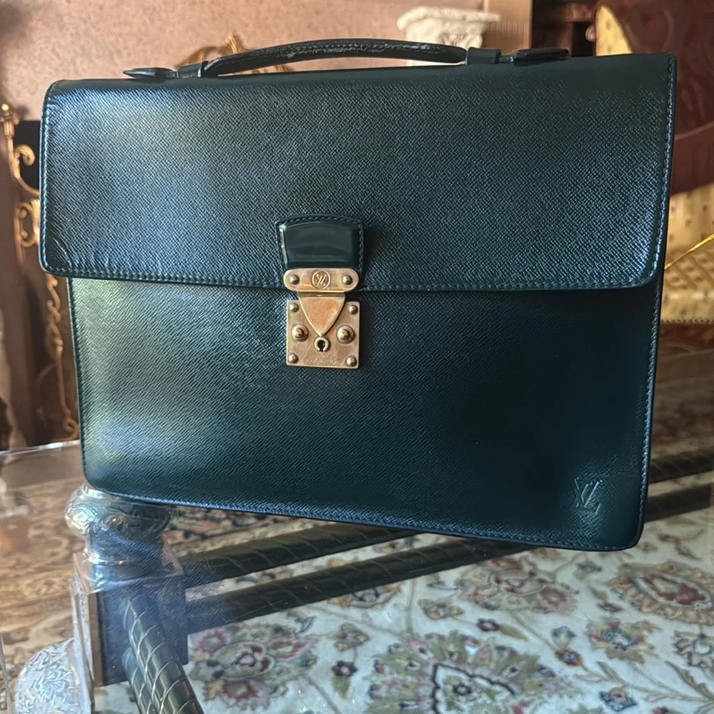 Louis Vuitton briefcase Taiga laguito  dark Green  and Gold lock